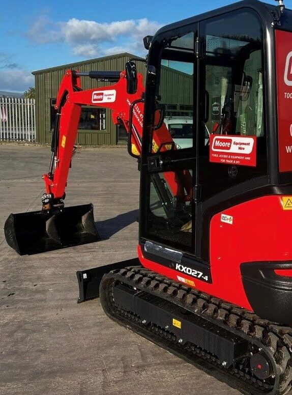 GARDENING - GAR41 - 3 Ton Excavator